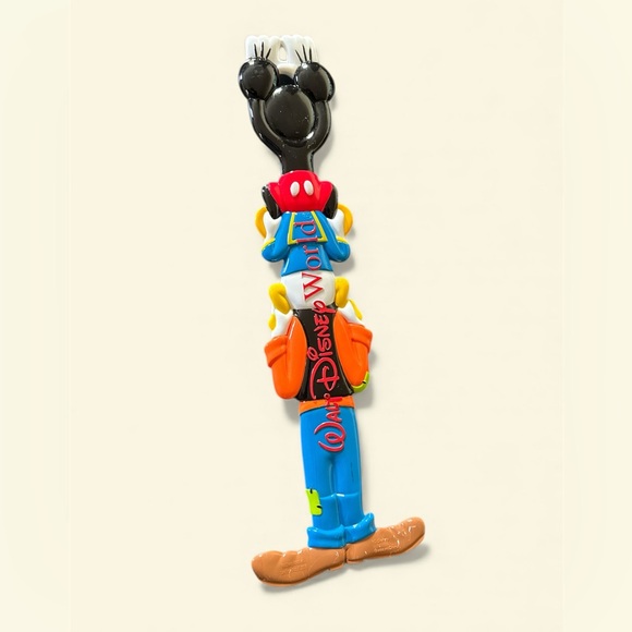 Walt Disney World Colorful Character Back Scratcher. - Picture 2 of 4